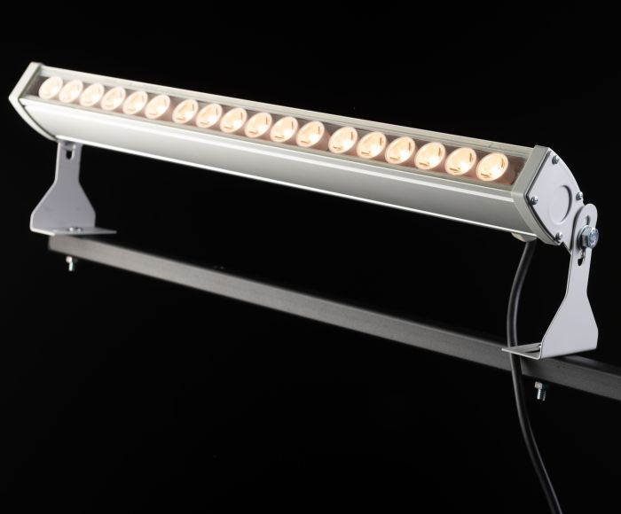 S-LINE - Linear facade light fixtures